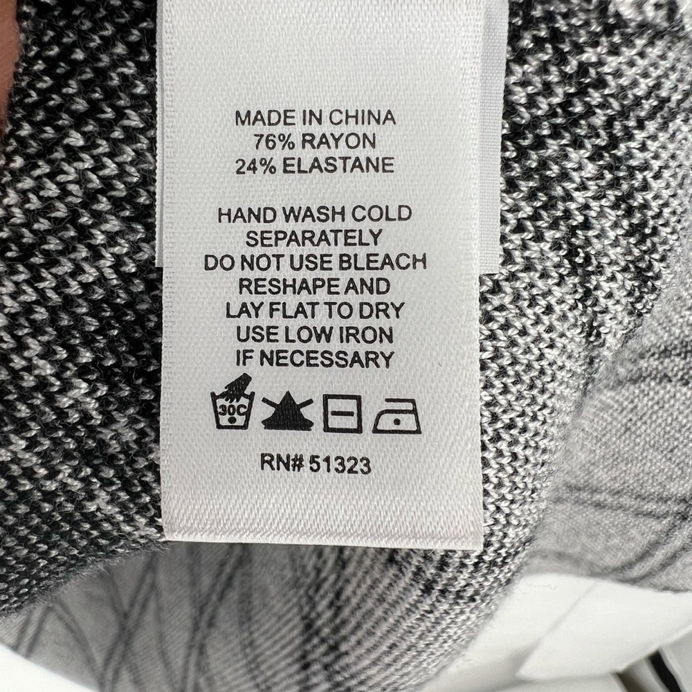 CeCe NWT Knit Short Sleeve Dress Size M - Picture 5 of 10